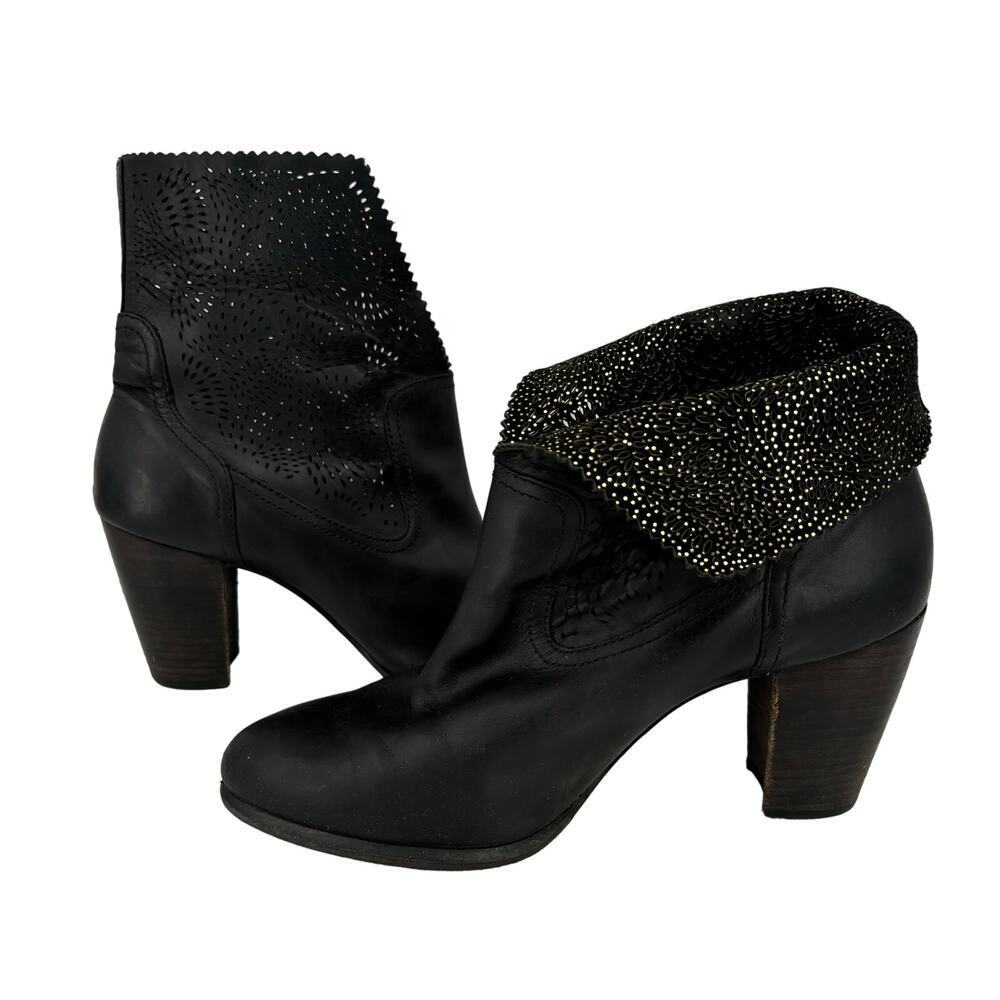 UGG Thames Ankle Boots Size‎ 11 Black Perforated Leather Boots Block Heel